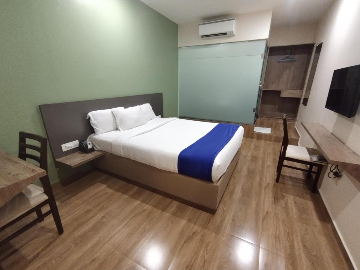 Hotel Ocean Suites Мумбаї Екстер'єр фото