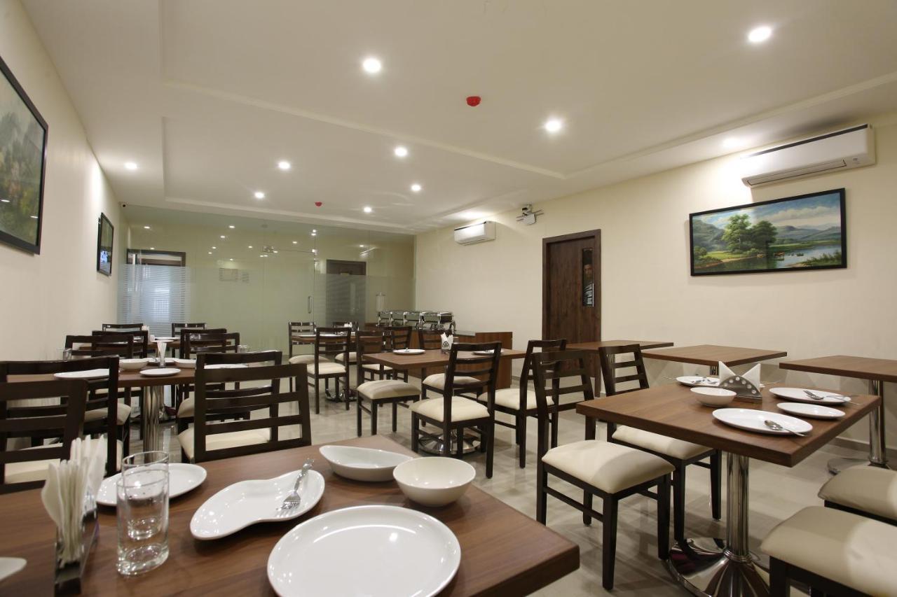 Hotel Ocean Suites Мумбаї Екстер'єр фото
