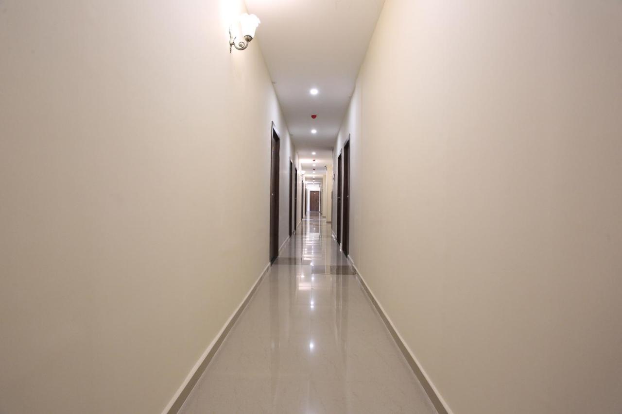 Hotel Ocean Suites Мумбаї Екстер'єр фото