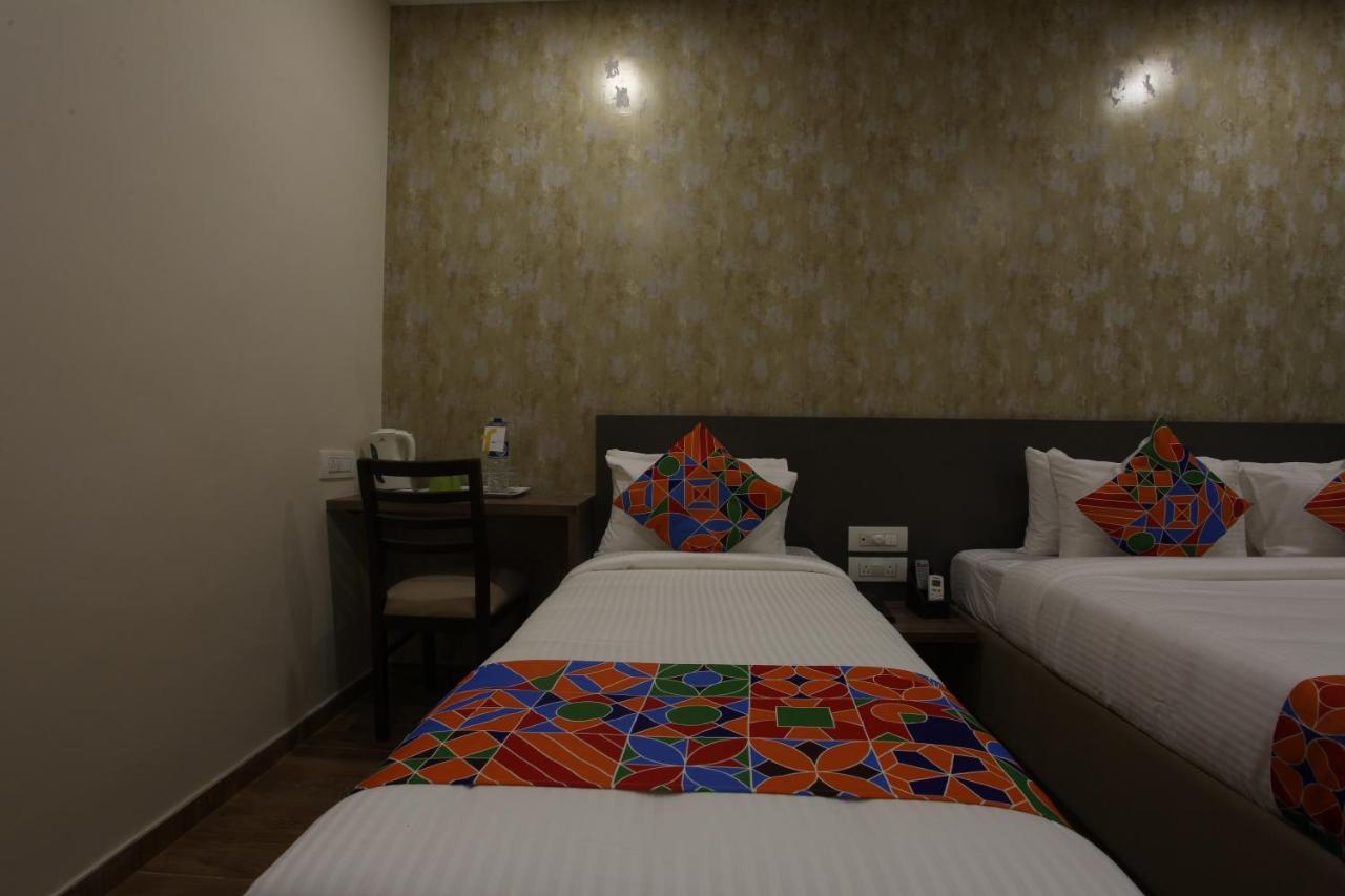 Hotel Ocean Suites Мумбаї Екстер'єр фото