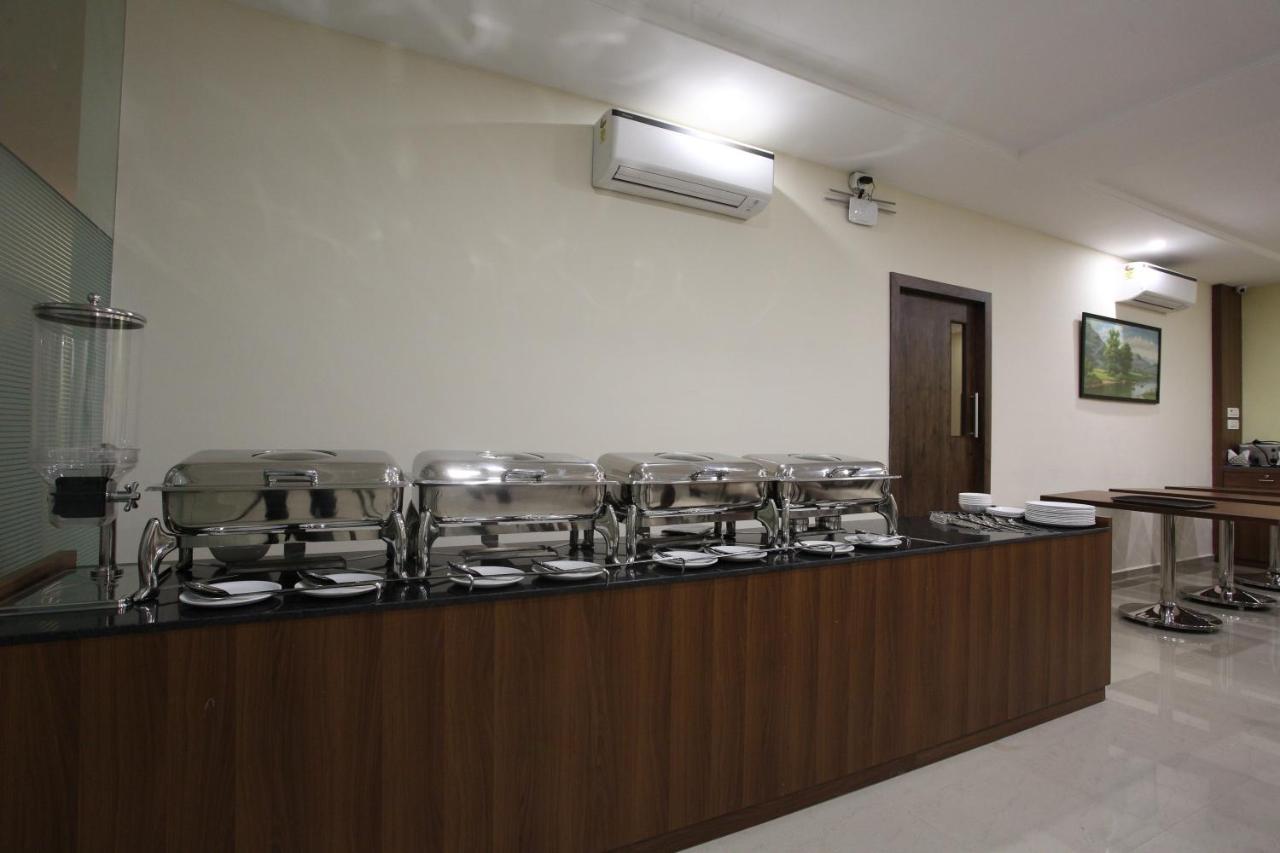 Hotel Ocean Suites Мумбаї Екстер'єр фото