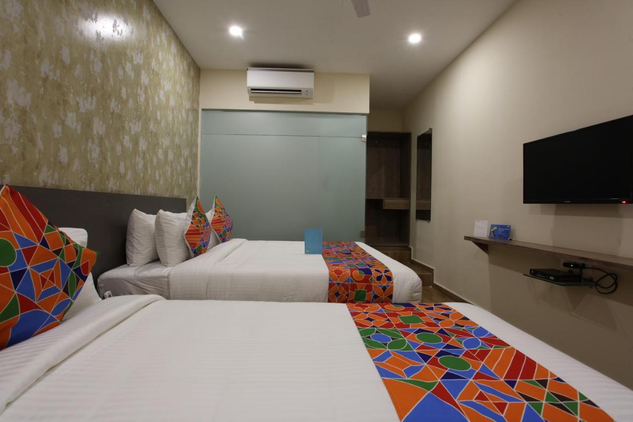 Hotel Ocean Suites Мумбаї Екстер'єр фото