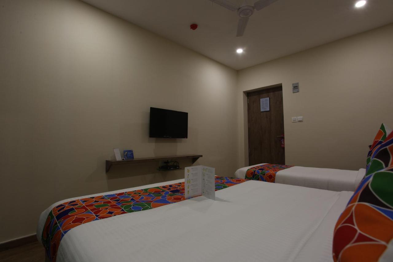 Hotel Ocean Suites Мумбаї Екстер'єр фото